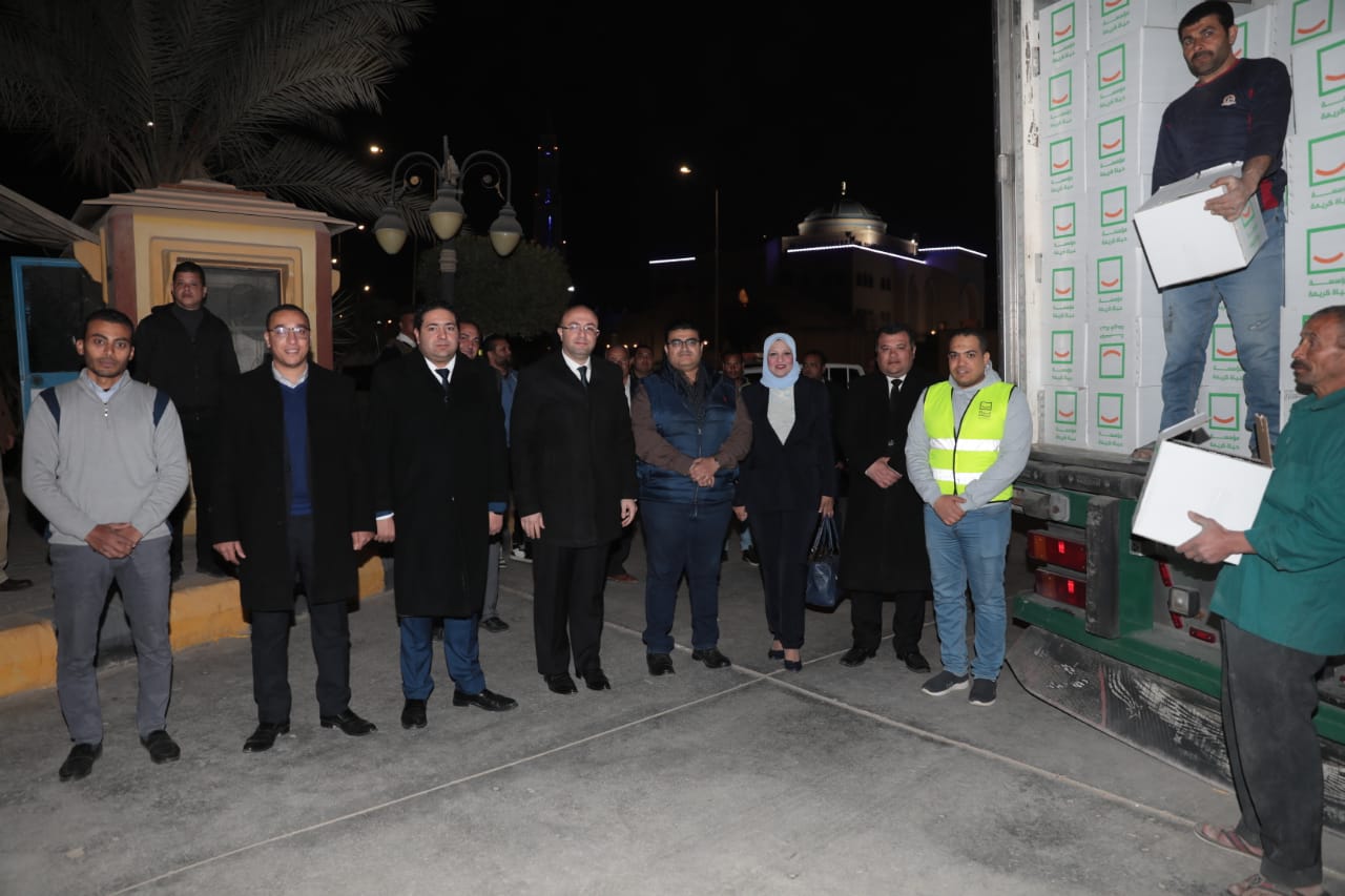 محافظ بني سويف : يستقبل الدفعة الأولى من قوافل 