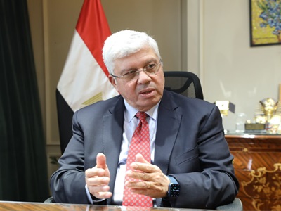 الدكتور أيمن عاشور وزير التعليم العالي والبحث العلمي