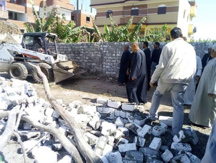 محافظ كفرالشيخ يوجه بالتصدى لمخالفات البناء بقرى دسوق