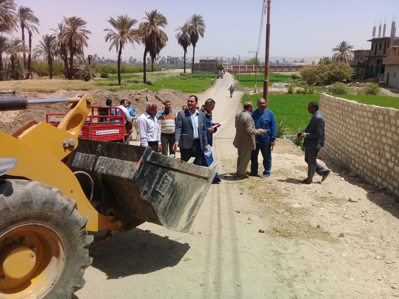 إزالة حالات تعدي على أراضي زراعية وأملاك دولة خلال حملات مكبرة بمراكز وقرى أسيوط