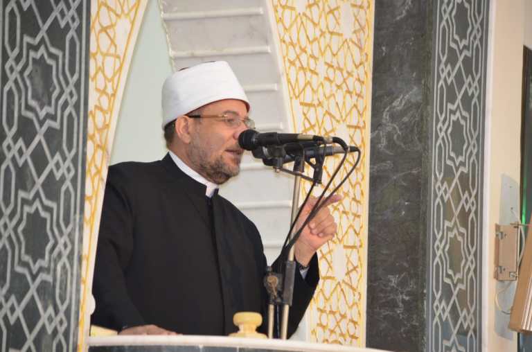 وزير الاوقاف يخطب الجمعة