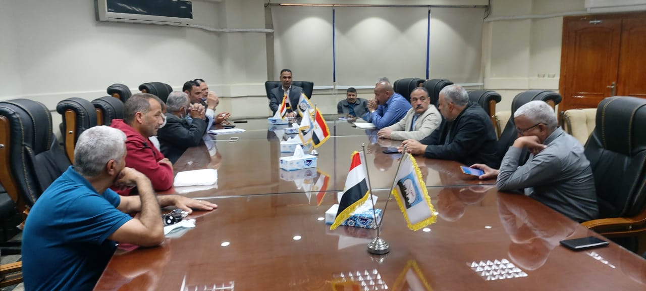 رئيس جهاز مدينة بدر يعقد لقاء لحل مشاكل أهالي المدينة.. صور