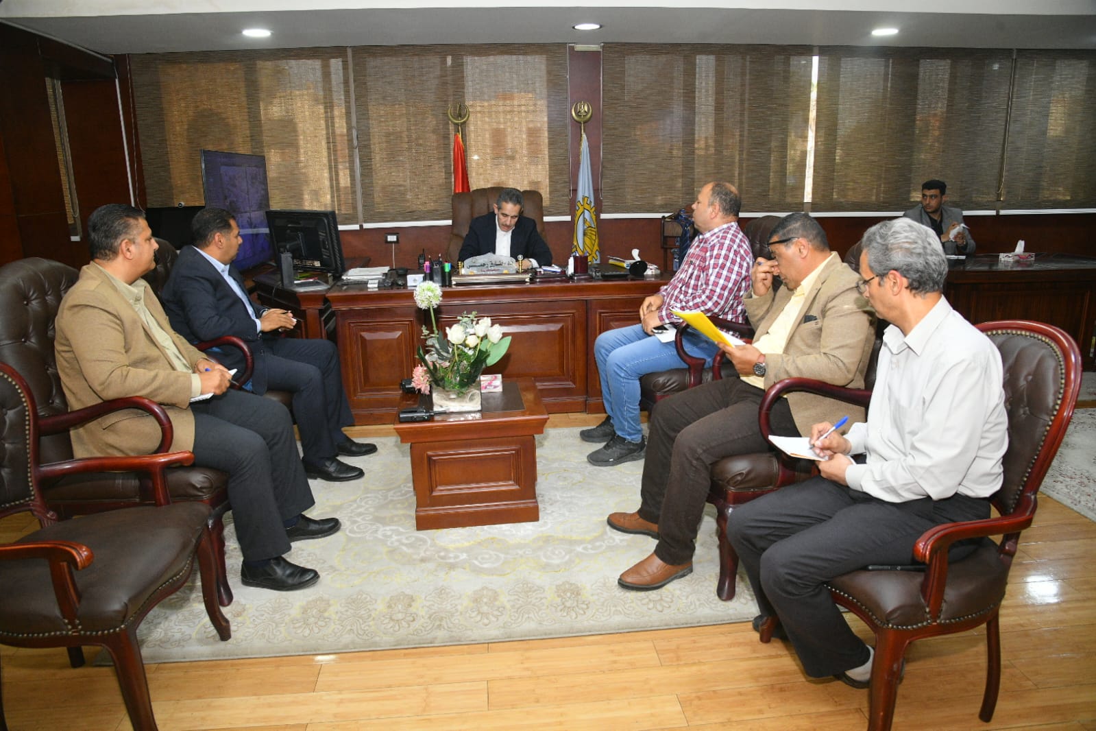 محافظ الغربية يعقد اجتماعا لمناقشة آلية نقل المخلفات للمدفن الصحى