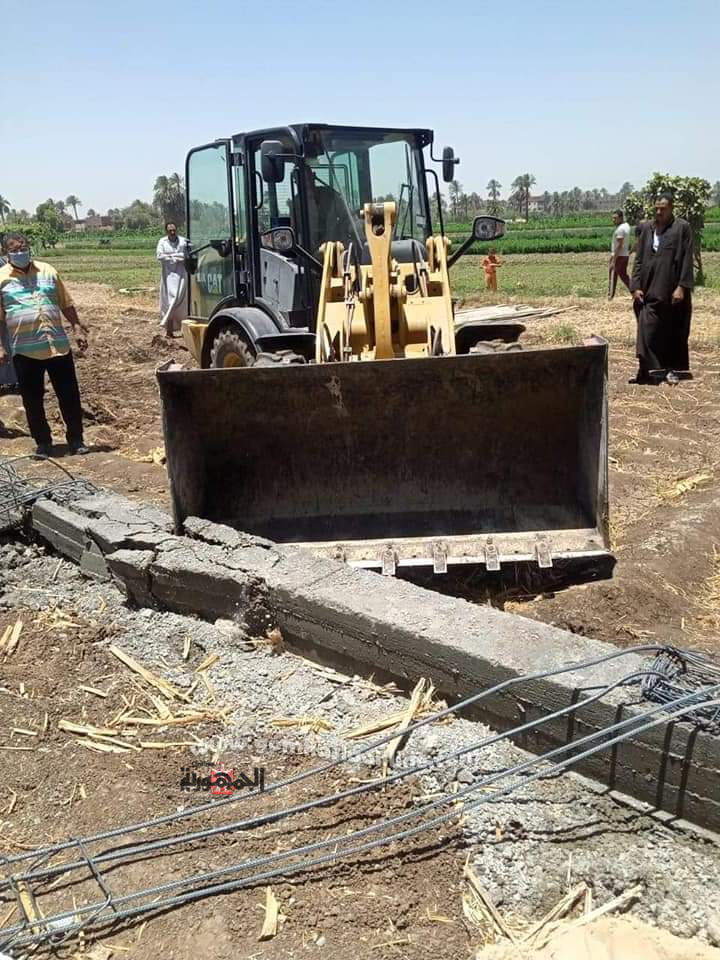 إزالة ١٣ حالة تعدي على الأراضي الزراعية بسوهاج في أجازة عيد الفطر المبارك ..صور