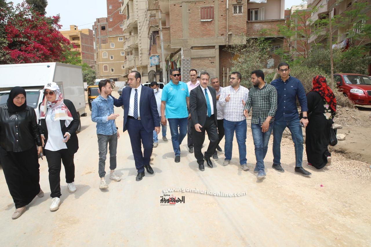 محافظ المنوفية يتفقد رصف شوارع حى شرقشبين الكوم