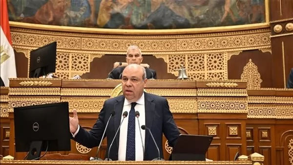 الدكتور سامح الحفني  وزير الطيران المدنى 
