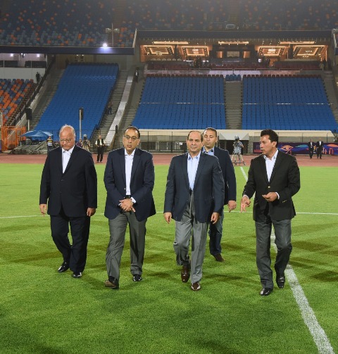 الرئيس يتفقد استعدادات استاد القاهرة لانطلاق نهائيات الأمم الأفريقية  