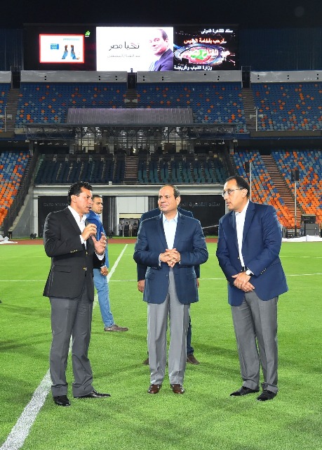 الرئيس يتفقد استعدادات استاد القاهرة لانطلاق نهائيات الأمم الأفريقية  