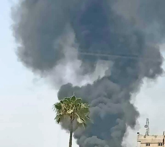 السيطرة على حريق هائل في مخزن خردة ومنحل علي الطريق الزراعى فى البحيرة