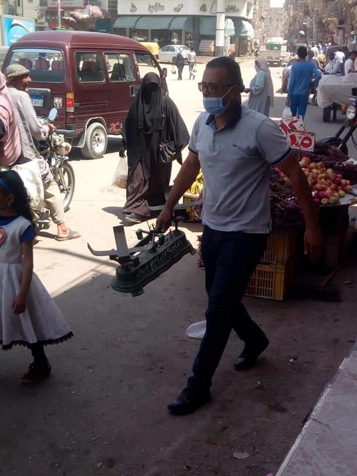 ضبط 83 إشغال مخالف و8 أشخاص بدون كمامة خلال حملة في بلبيس