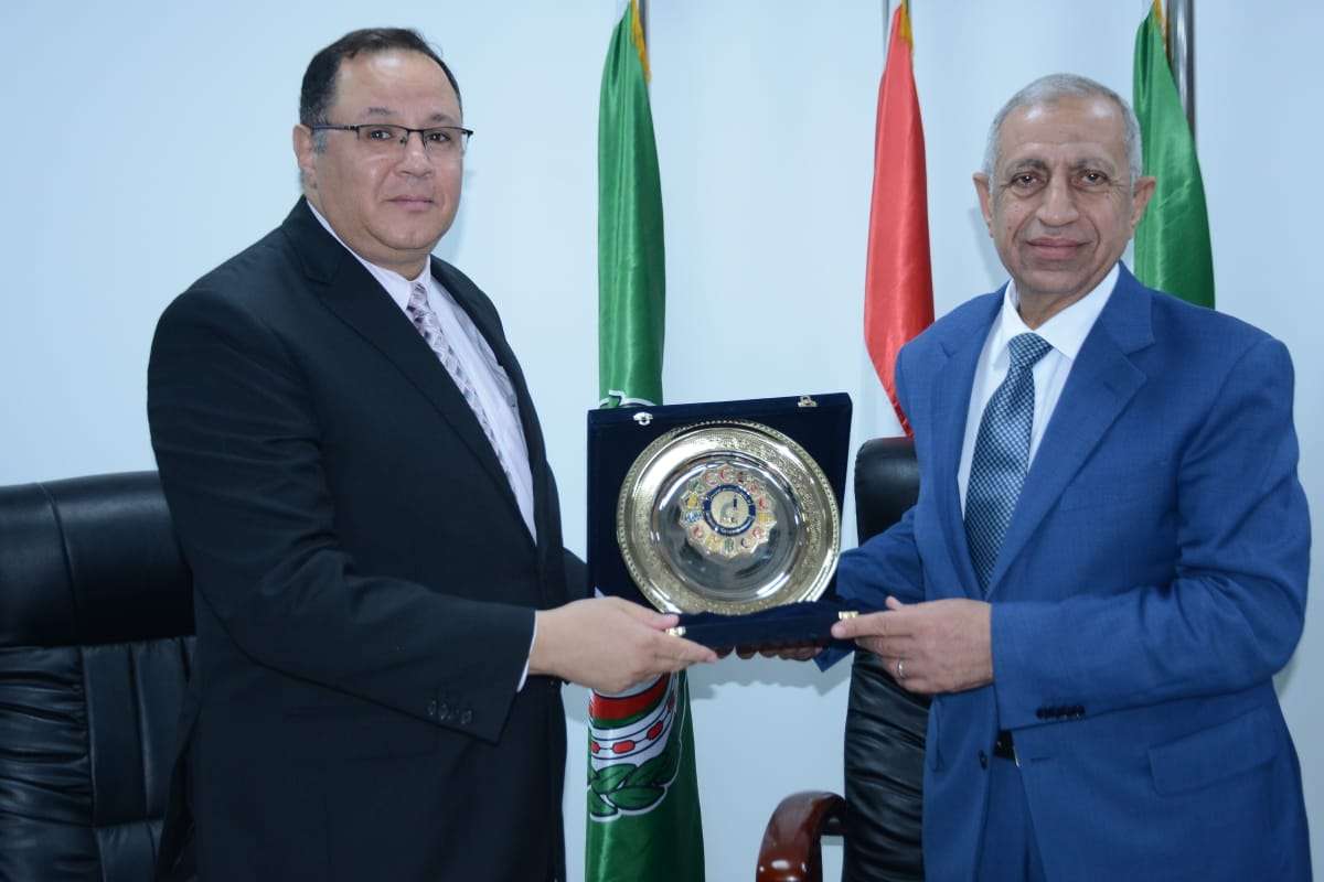 إتفاقية تعاون علمي وتقني بين الأكاديمية العربية والمركز القومي للبحوث 