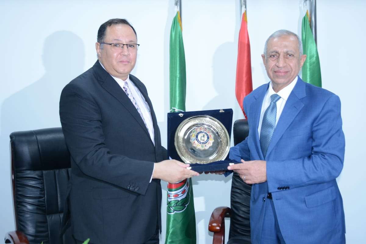 إتفاقية تعاون علمي وتقني بين الأكاديمية العربية والمركز القومي للبحوث 