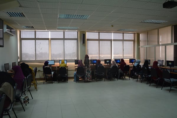 مواطنون الفيوم يتوافدون على مركز الاورام في حملة 