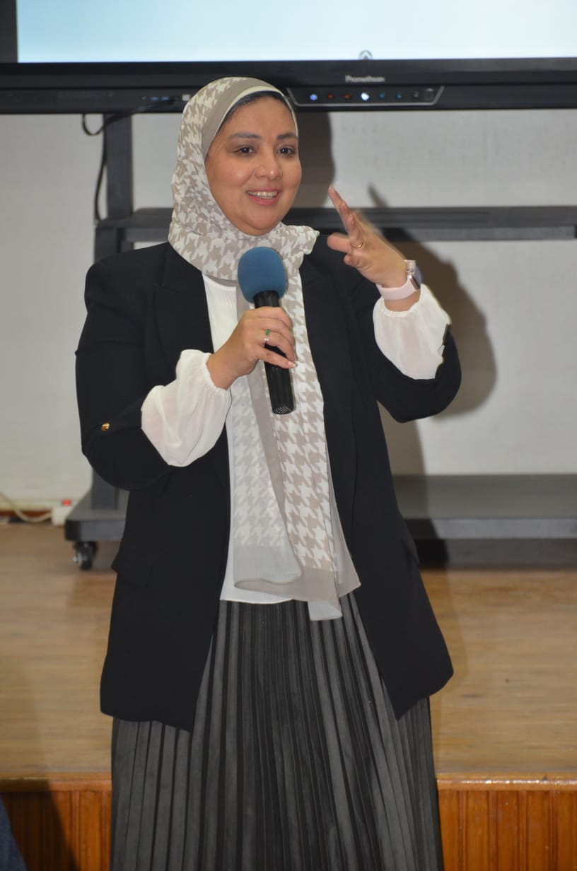  جينا الفقي القائم بأعمال رئيس أكاديمية البحث العلمي