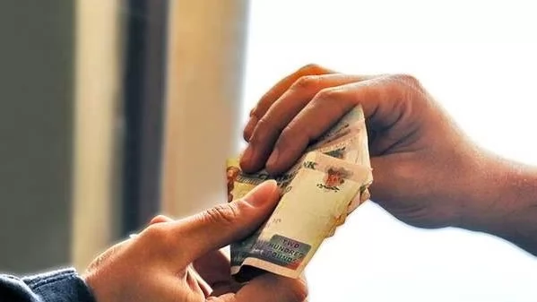 أيهما أفضل إعطاء القرض الحسن لمحتاج واحد أم لأكثر من محتاج؟