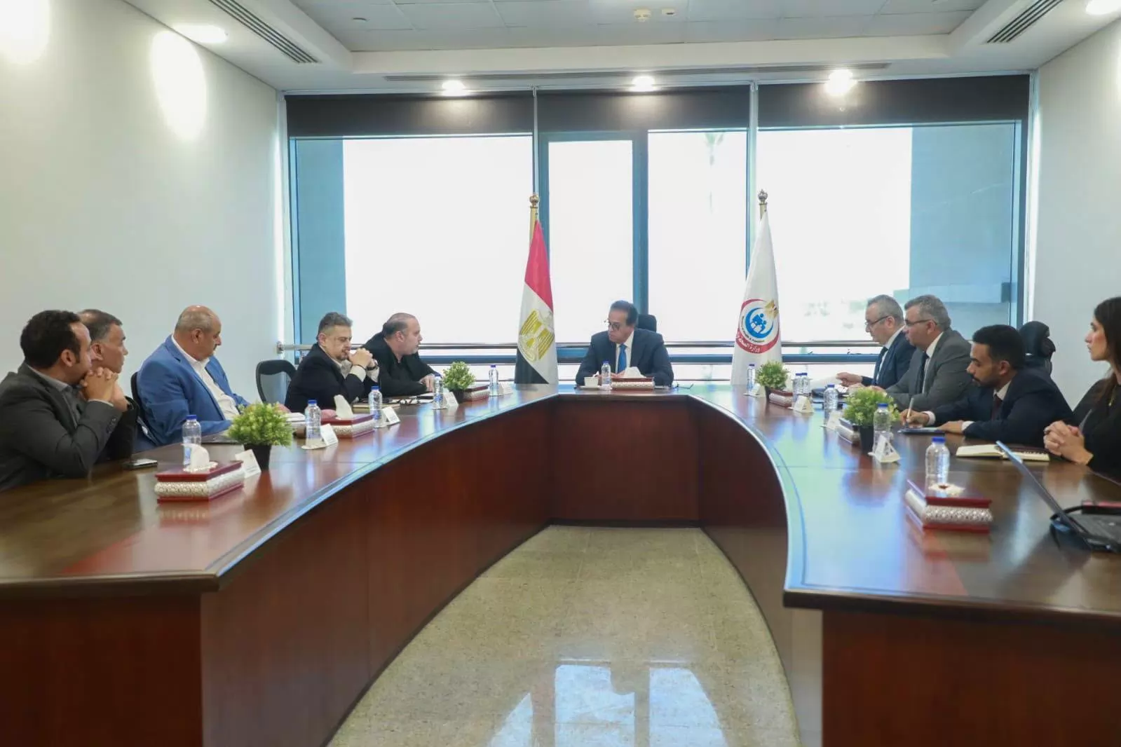 وزيرالصحةيبحث مع إنفينشور تنفيذ مدينتين طبيتين بالعاصمةالجديدةوالعلمين