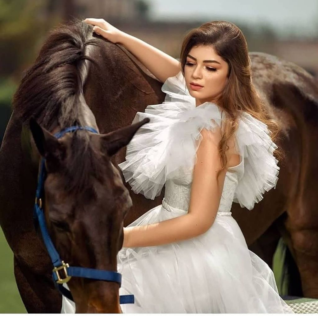 ليلى أحمد زاهر تخطف الأنظار بأحدث جلسة تصوير