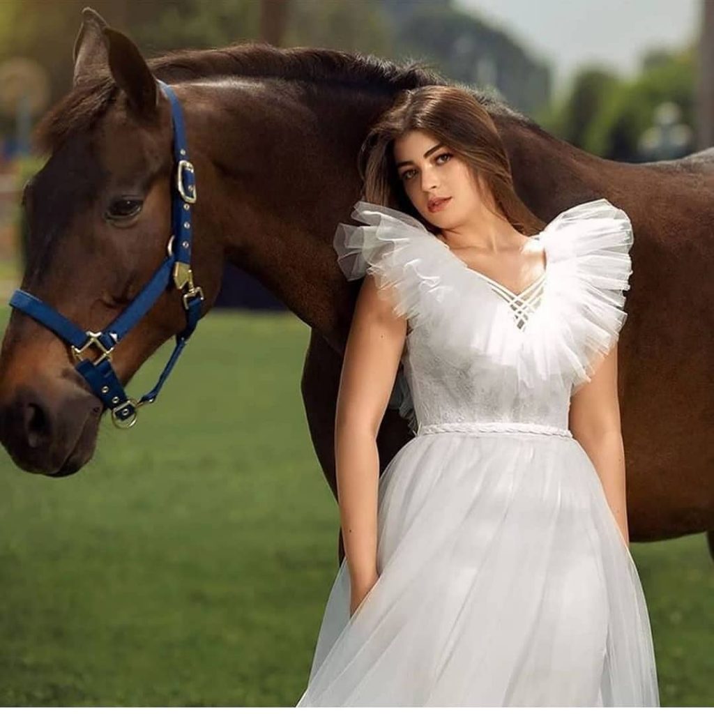 ليلى أحمد زاهر تخطف الأنظار بأحدث جلسة تصوير