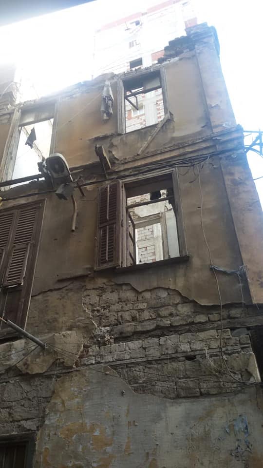 انهيارعقارين ببحرى