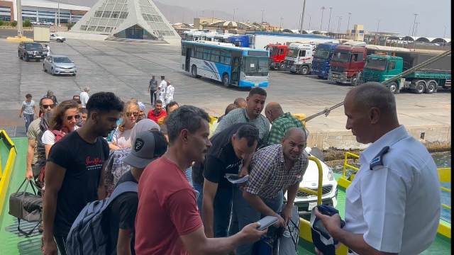 رئيس هيئة موانئ البحر الاحمر يتفقد ميناء نويبع البحري