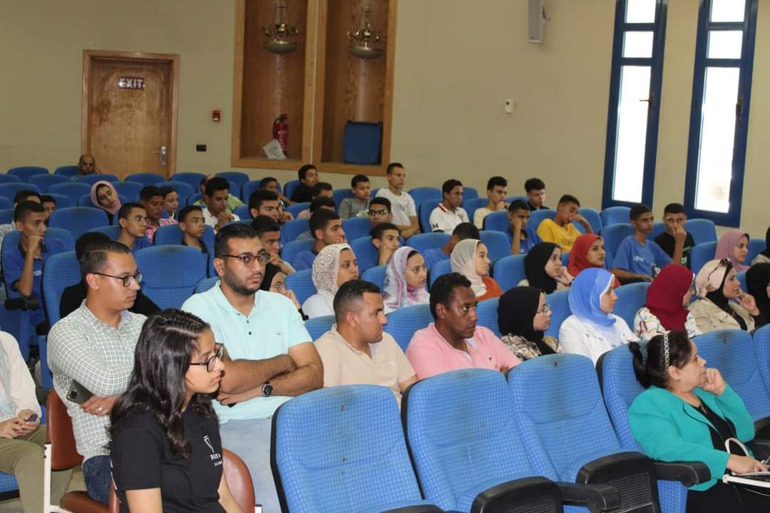    طلاب مدرسة التطبيقية  WE  ينفذون فاعلية عن أمن المعلومات
