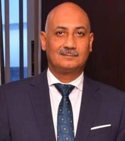 خالد يوسف رئيسا لقطاع الشئون الاقتصادية