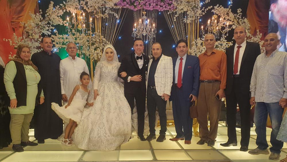 ألف مبروك على الزفاف السعيد 