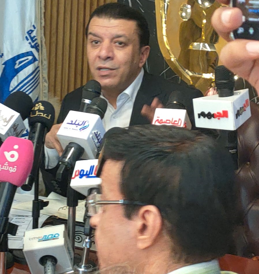 الفنان مصطفى كامل نقيب المهن الموسيقية
