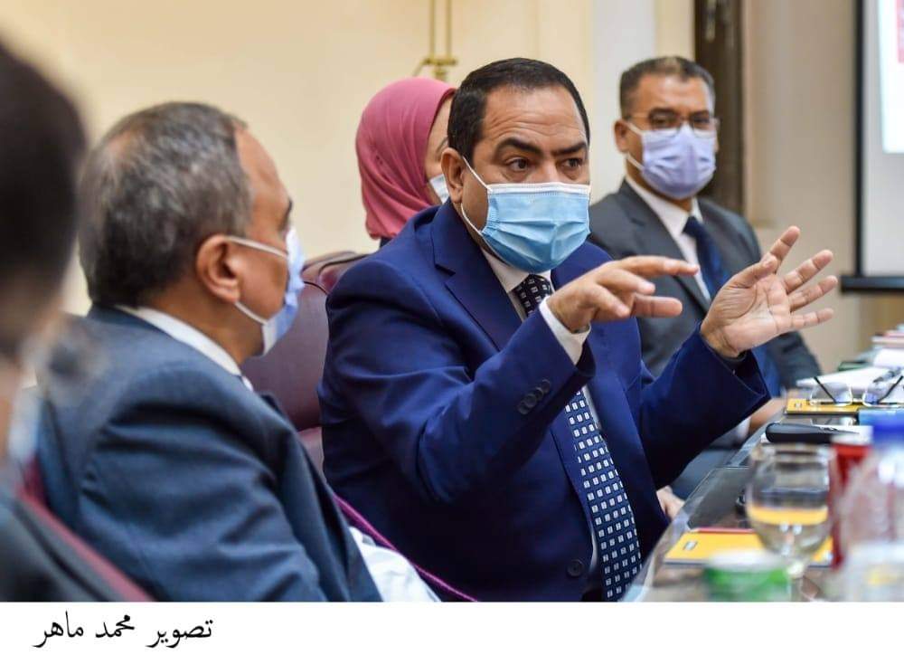 الشوربجي والشيخ يفتتحان أول صالون ثقافي للهيئة الوطنية للصحافة .. صور