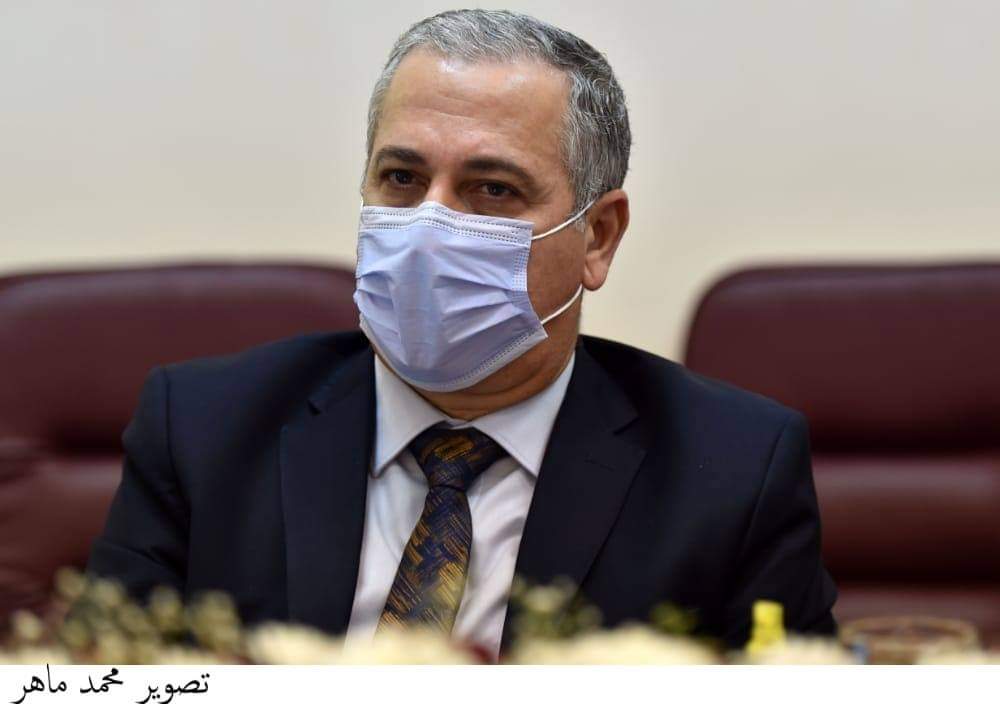 الشوربجي والشيخ يفتتحان أول صالون ثقافي للهيئة الوطنية للصحافة .. صور