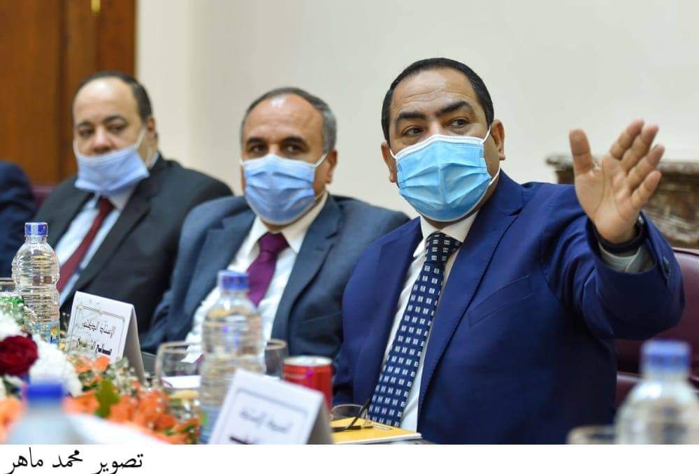 الشوربجي والشيخ يفتتحان أول صالون ثقافي للهيئة الوطنية للصحافة .. صور