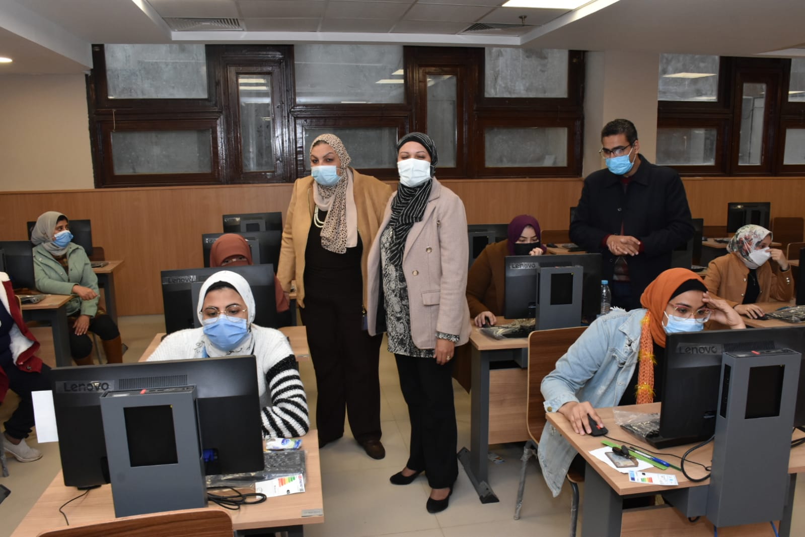 بدء الاختبارات الإلكترونية لطلاب تمريض عين شمس