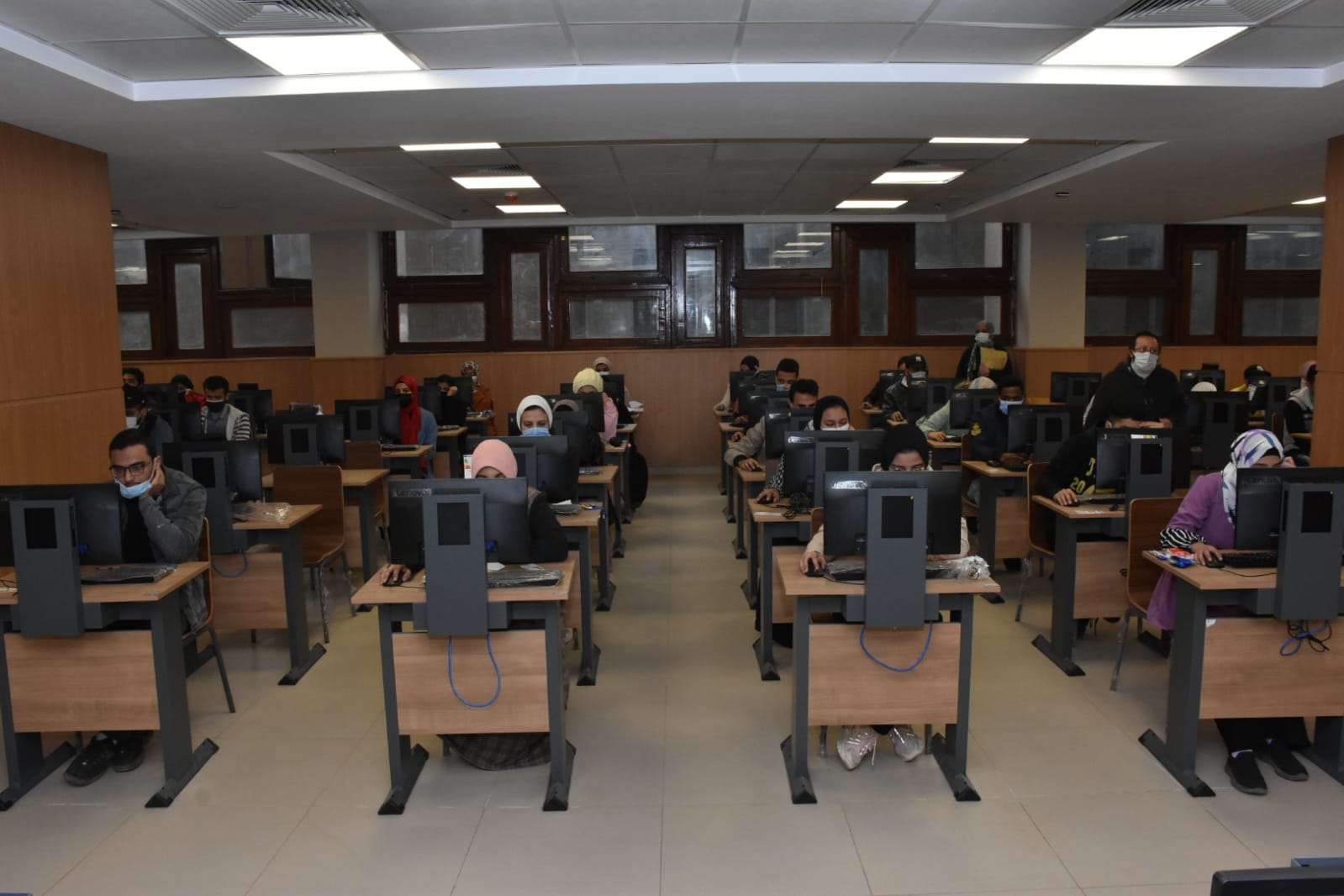 بدء الاختبارات الإلكترونية لطلاب تمريض عين شمس