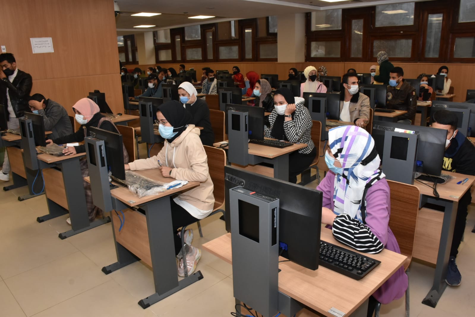 بدء الاختبارات الإلكترونية لطلاب تمريض عين شمس