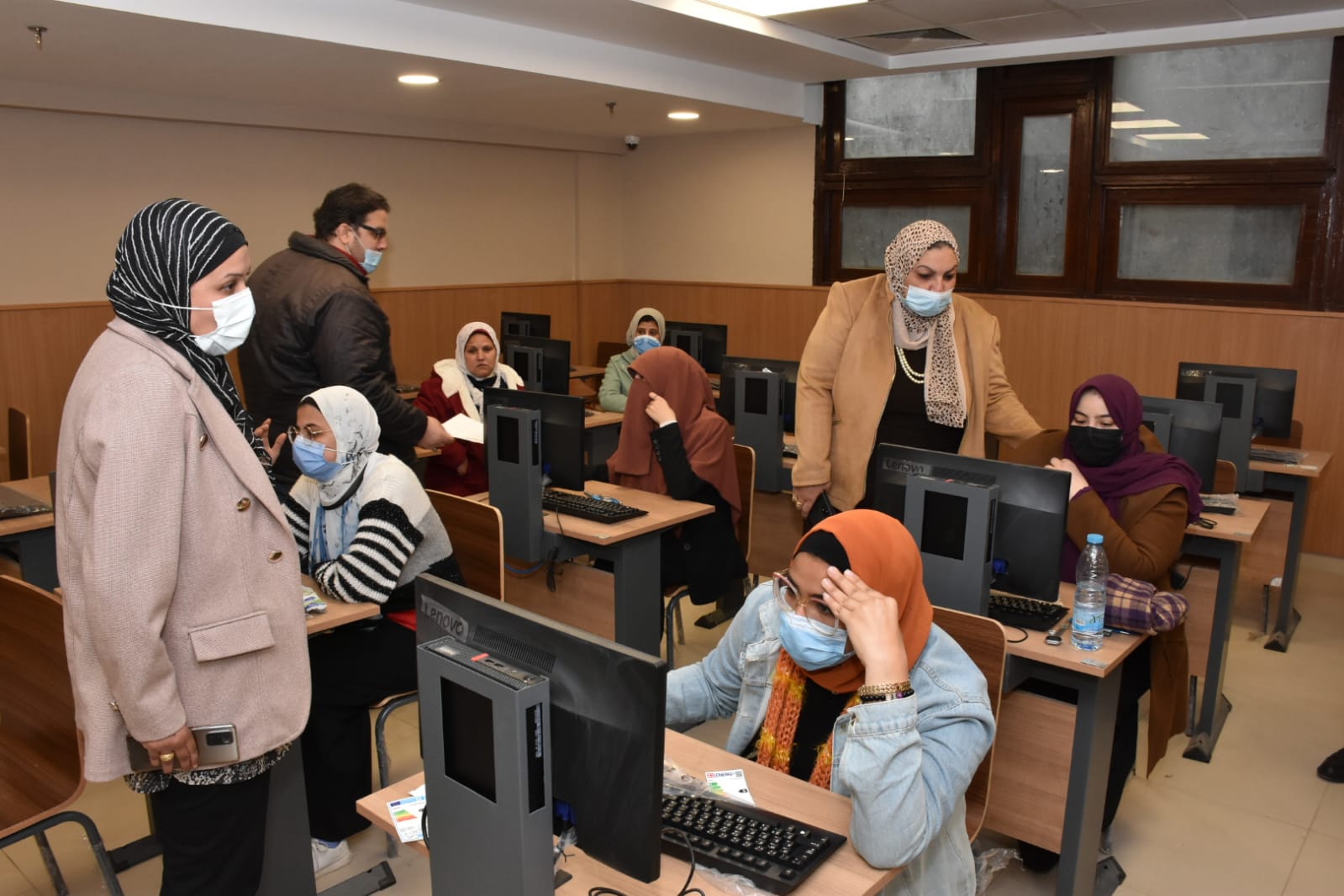 بدء الاختبارات الإلكترونية لطلاب تمريض عين شمس