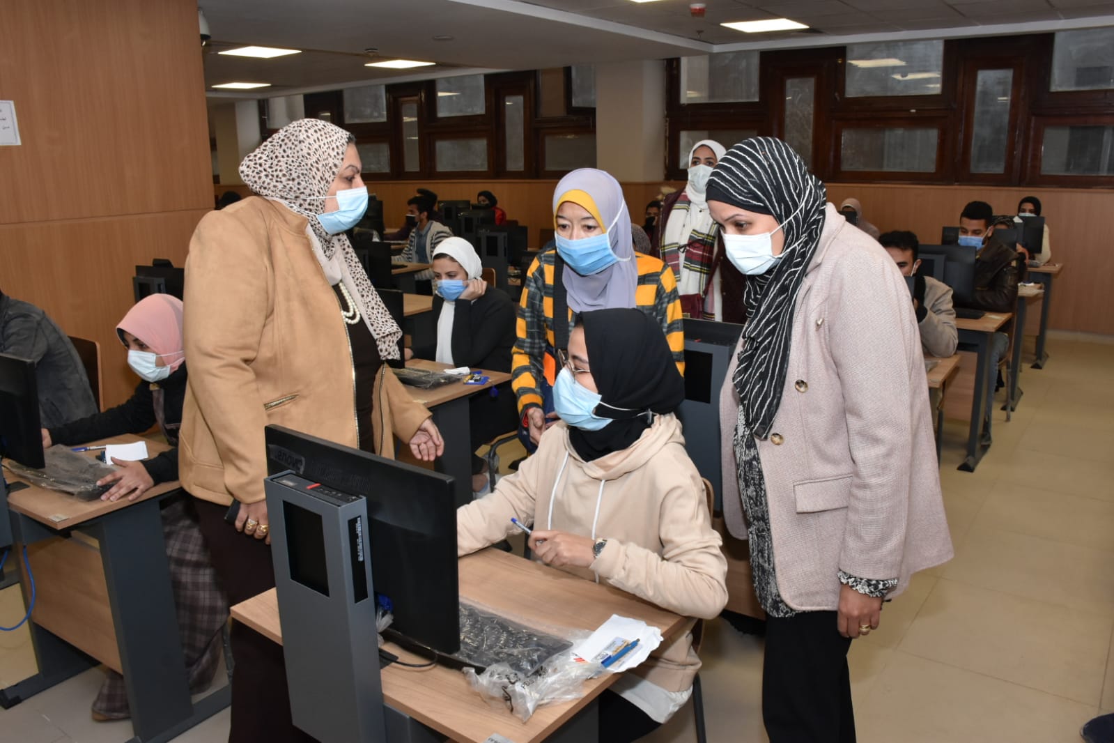 بدء الاختبارات الإلكترونية لطلاب تمريض عين شمس