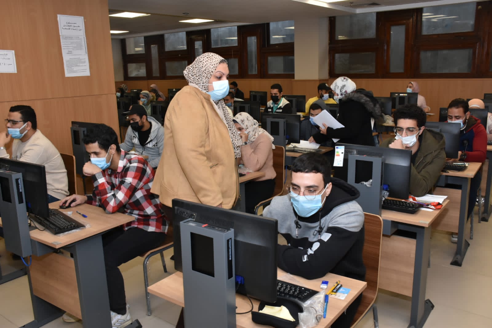 بدء الاختبارات الإلكترونية لطلاب تمريض عين شمس