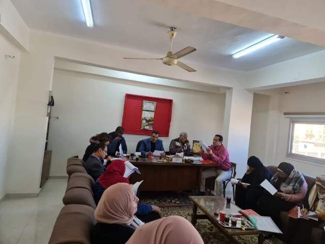 عمرو حنفي  