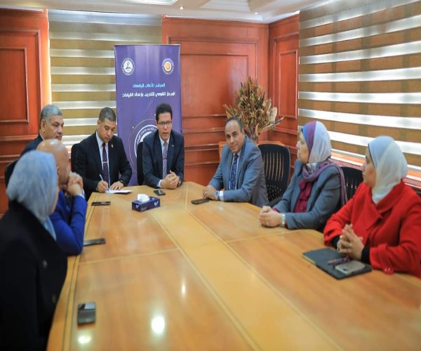 رئيس جامعة بنها يفتتح أعمال لجنة اعتماد المدربين بالمركز القومي للتدريب