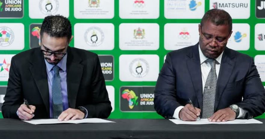 مطيع و سيتاني راندريانا يوقعان علي برتوكول الثلاث بطولات