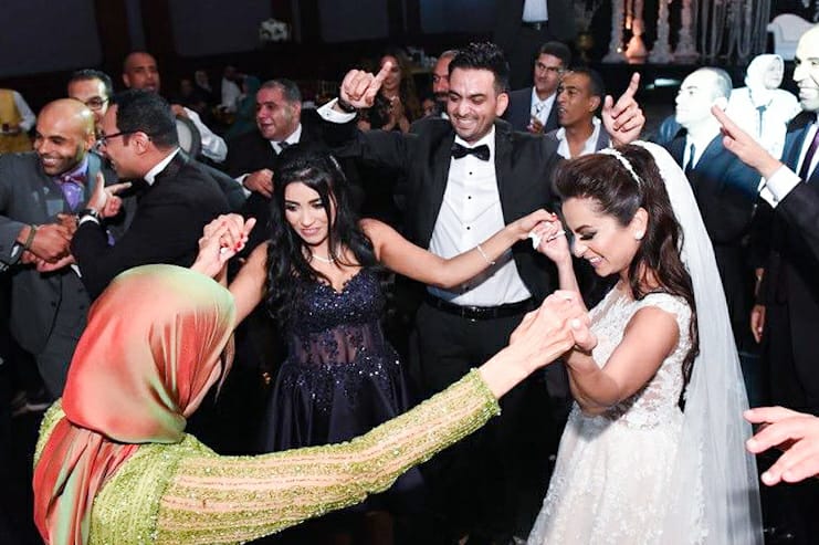 حميد الشاعري يشعل زفاف 