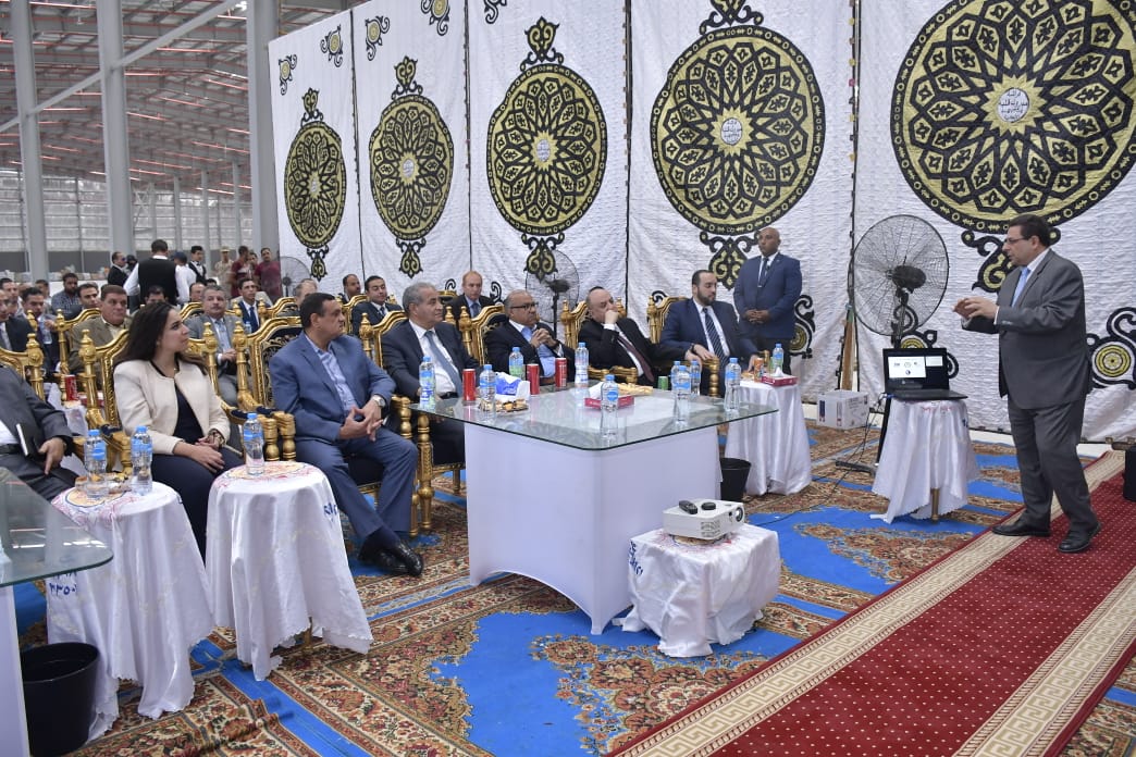 وزير التموين ومحافظ البحيرة يتفقدان المنطقة التجارية اللوجيستية 