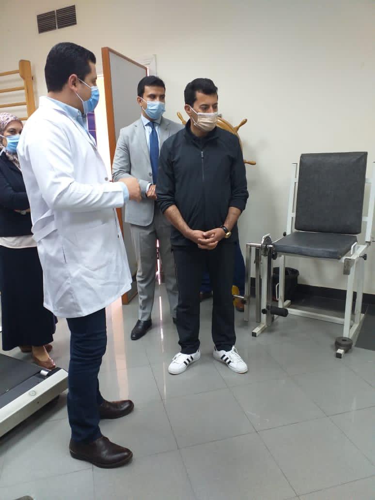 وزير الشباب يتفقد مركز الطب الرياضي التخصصي 