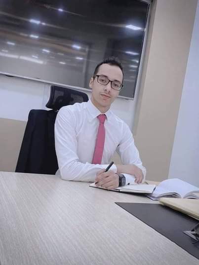 الكاتب محمود ابراهيم