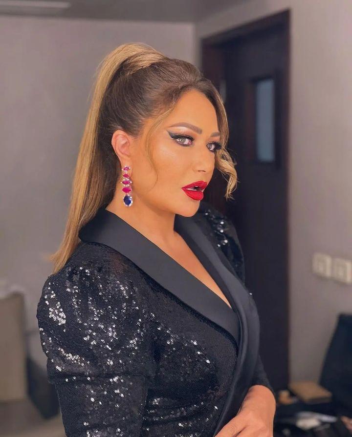 بمكياج جذاب.. ليلى علوى تخطف الأنظار من القاهرة السينمائي 