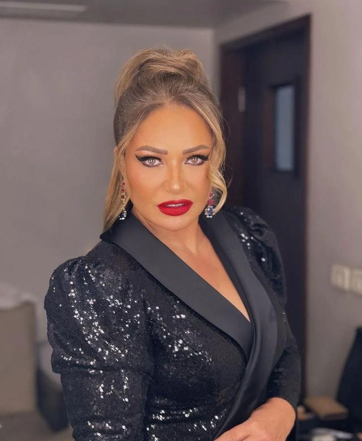 بمكياج جذاب.. ليلى علوى تخطف الأنظار من القاهرة السينمائي 