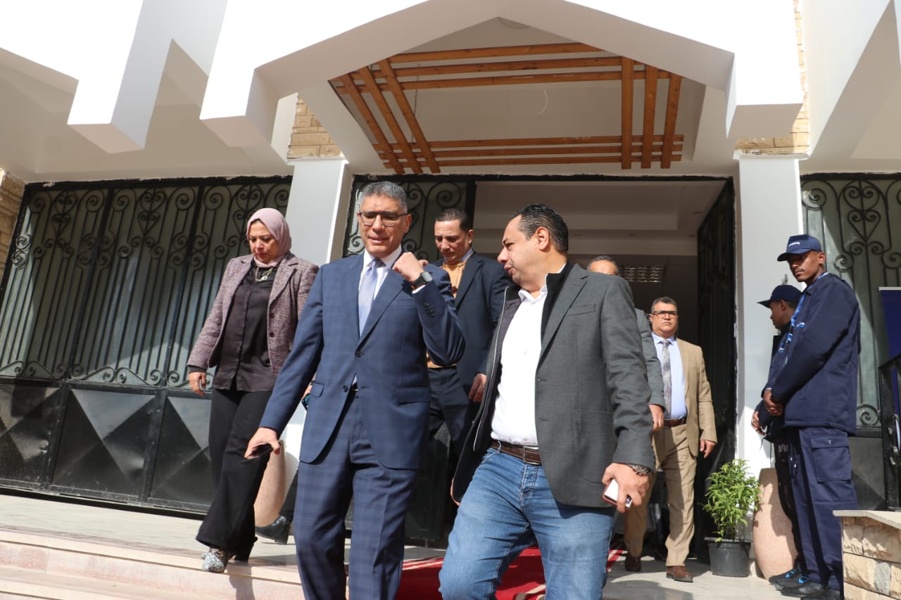  محافظ الجيزة و رئيس جهاز مدينه ٦اكتوبر