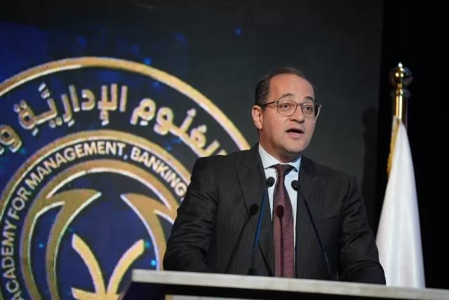 كجوك يهنئ خريجي الماجستير والدكتوراة ويعبر عن فخره بالعمل العام في مصر 