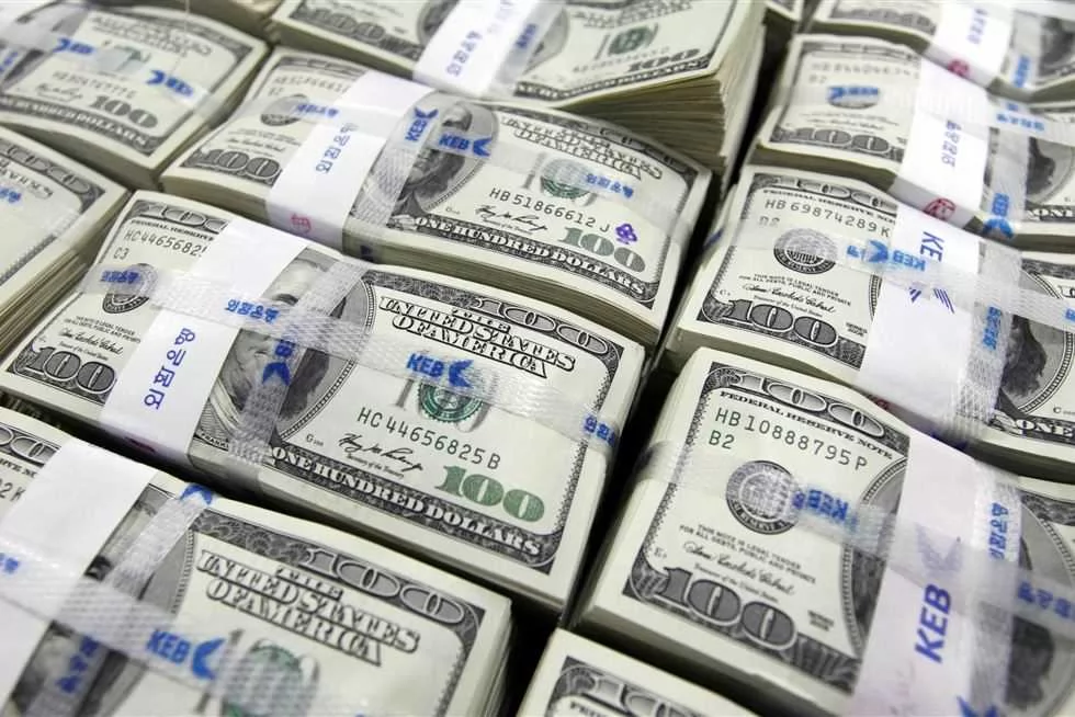 سعر الدولار مقابل الجنيه في بنك مصر.. تحديث لحظي لـ أسعار الأخضر 