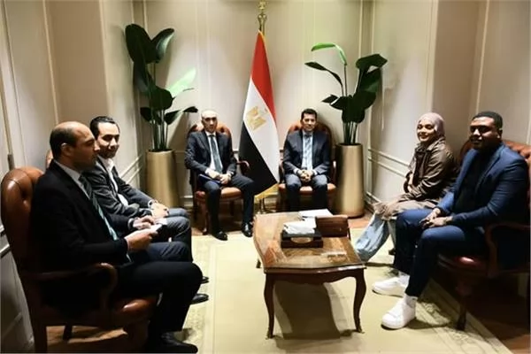 وزير الرياضة يعلن عودة نعمة سعيد من الاعتزال 